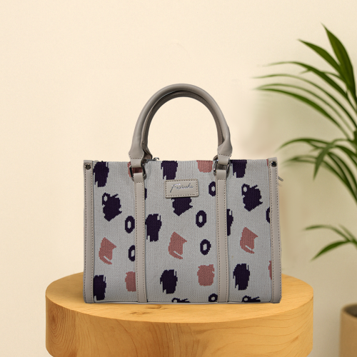 Trendy Women’s Shoulder Bag – Soft PU Leather Straps with Minimalist Design