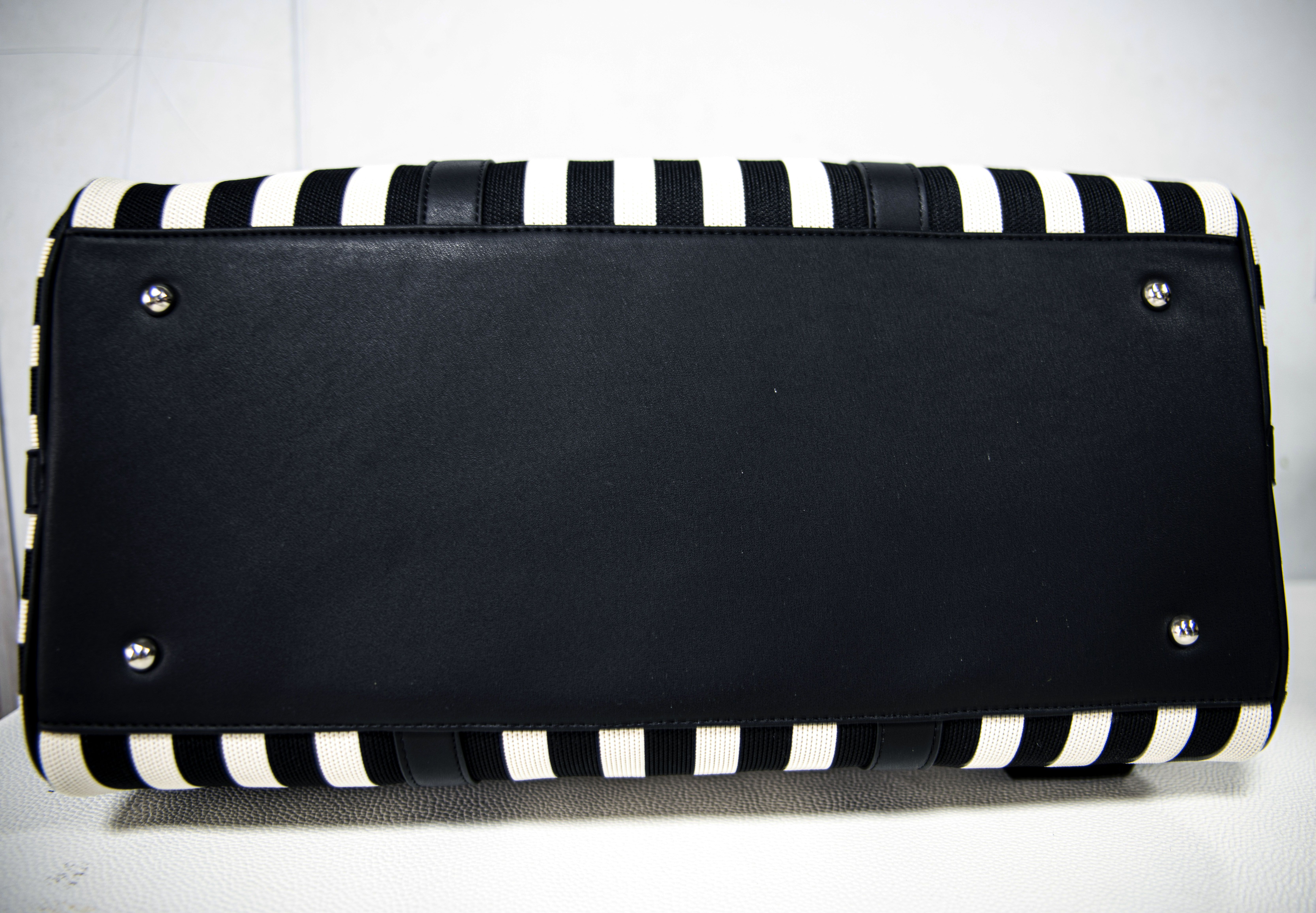 Lightweight Fly knitted Durable Travel Bag, Travel with Style.